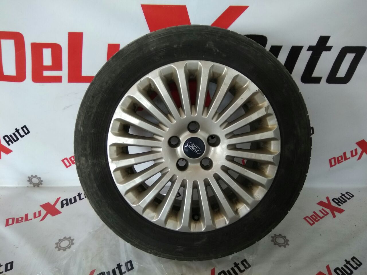 Диск с покрышкой 205/55R16 передний правый