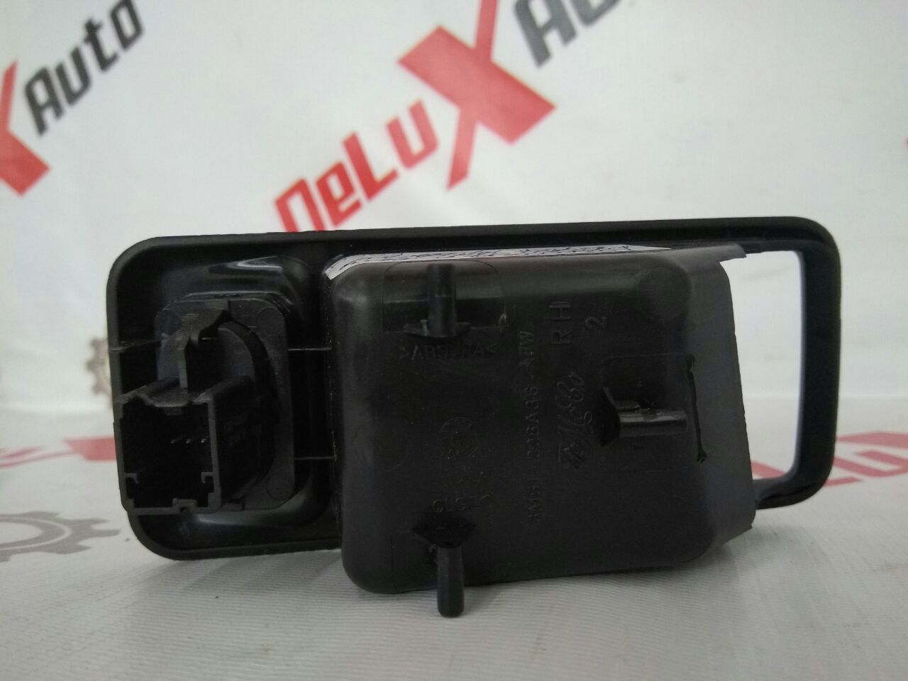 Накладка внутренней ручки двери передней правой для Ford Focus · 2007–2011