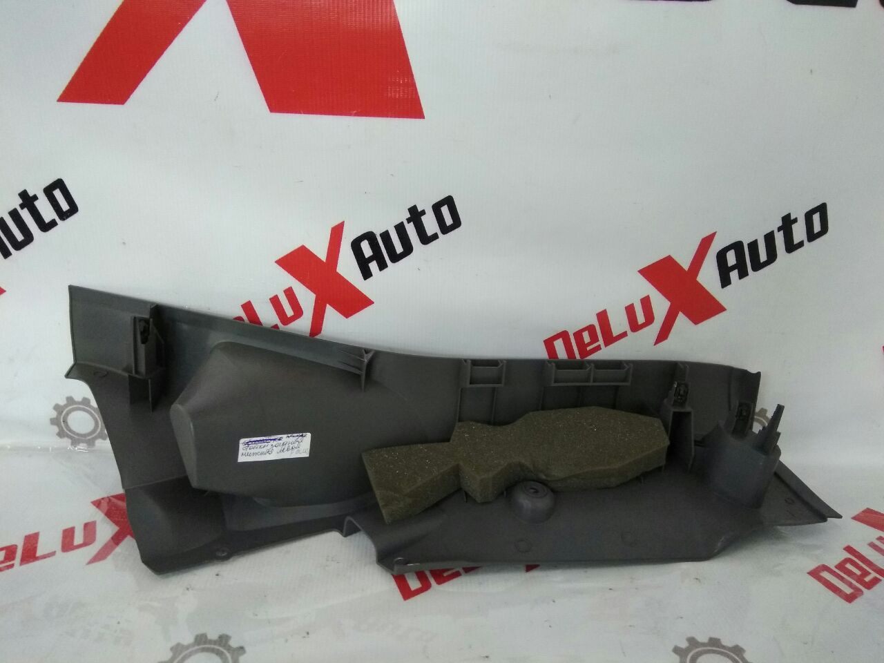 Накладка стойки нижняя задняя левая для Ford Focus · 2007–2011