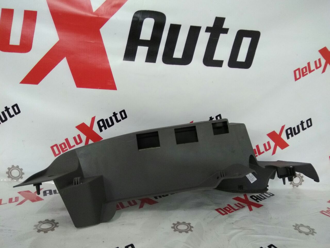 Держатель задней полки багажника левый для Ford Focus · 2007–2011