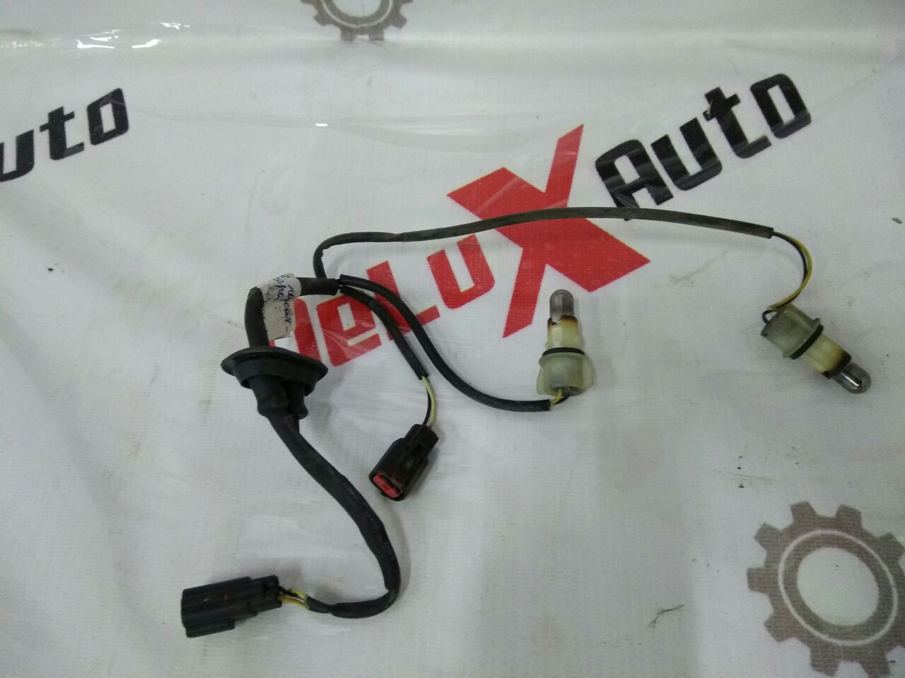 Проводка подсветки номера для Ford Focus · 2007–2011