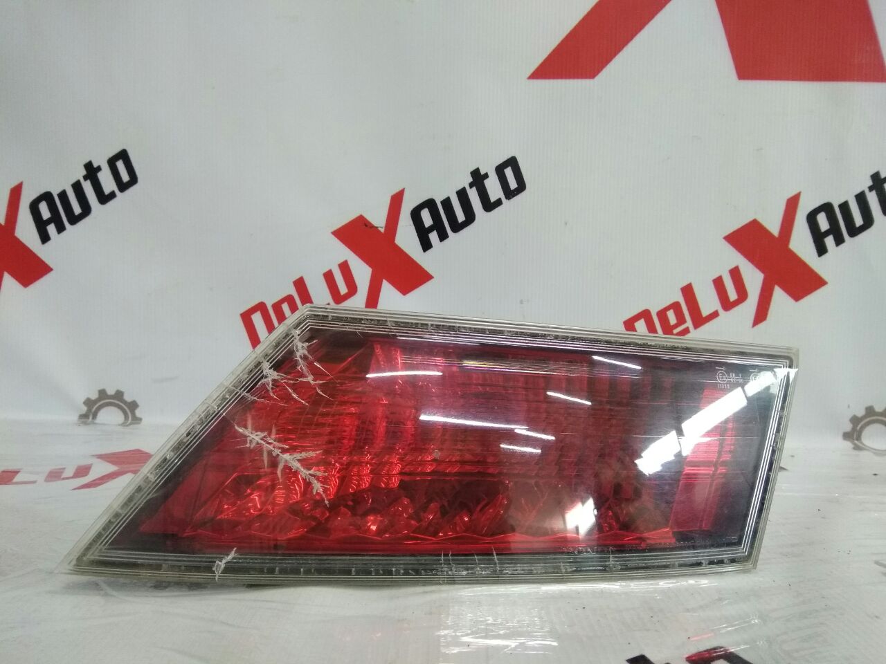 lampă capac portbagaj dreapta defect
