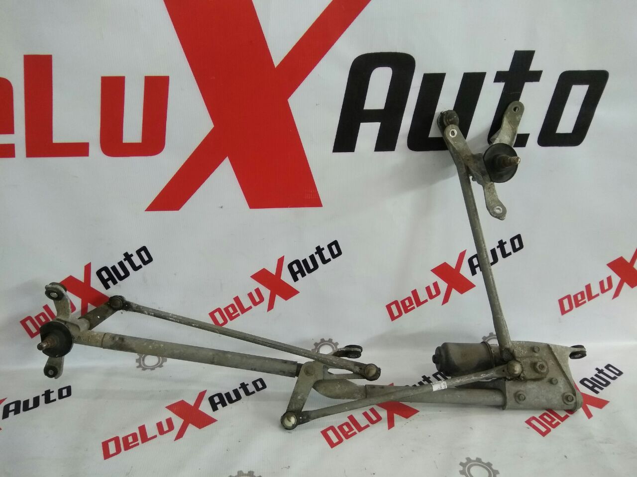 Motor ștergătoare cu mecanism trapezoidal
