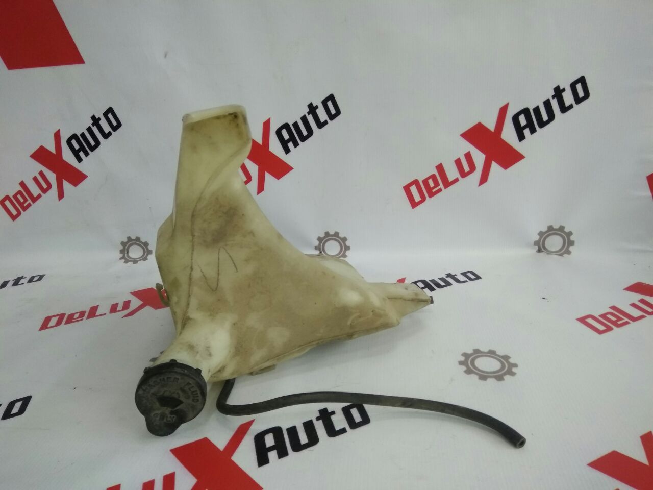 rezervor lichid parbriz cu motor electric