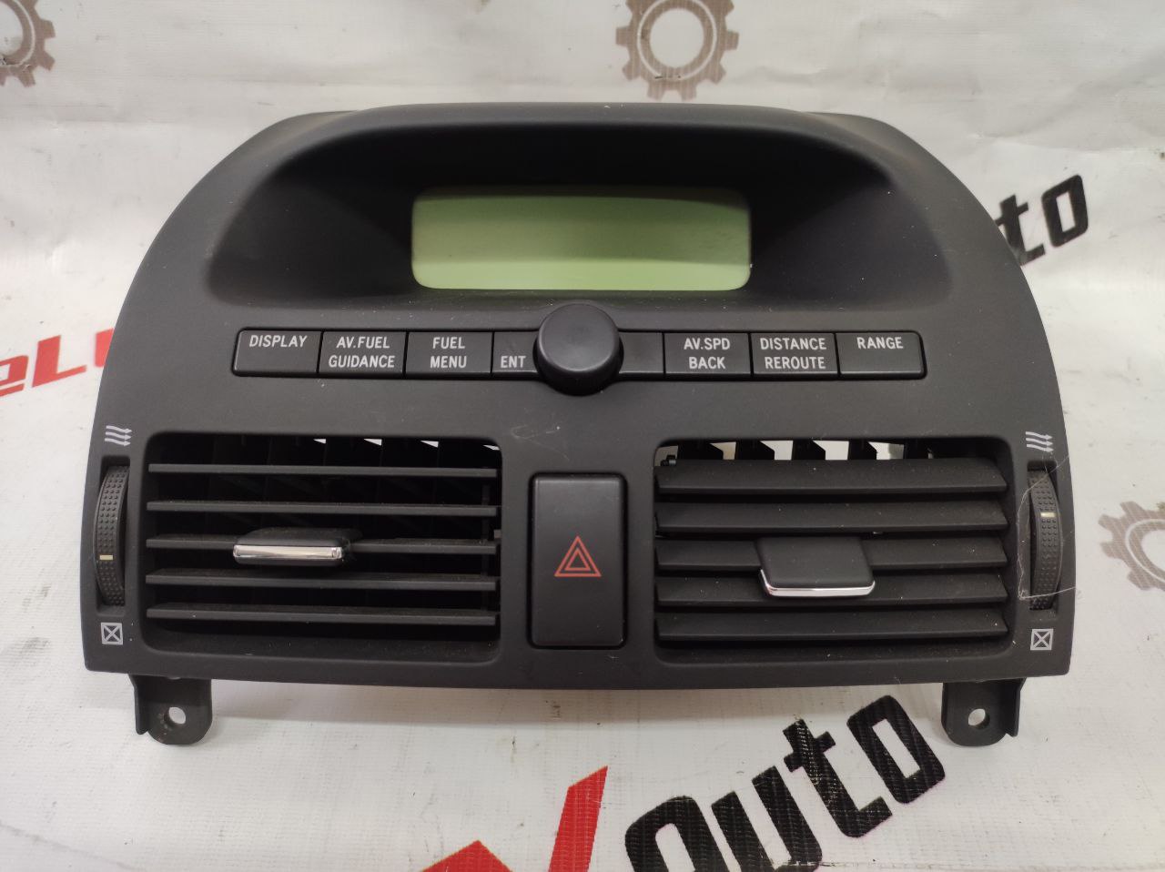 bord computer cu grilă ventilație și avarie buton
