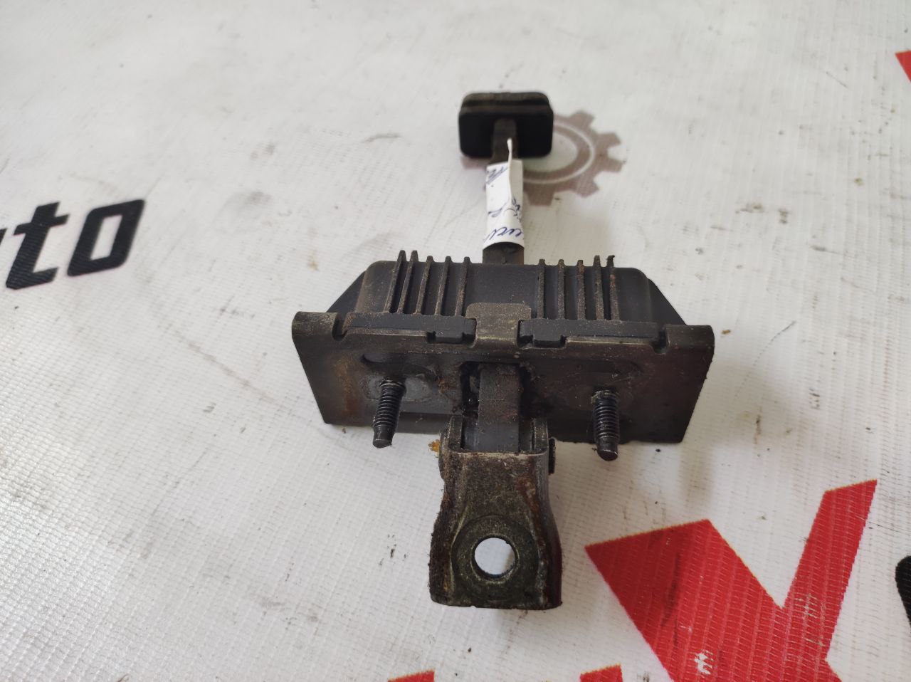 limitator față dreapta uși