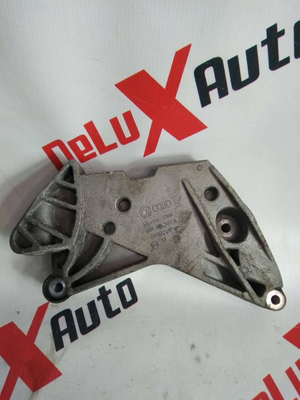 suport motor dreapta Jetta